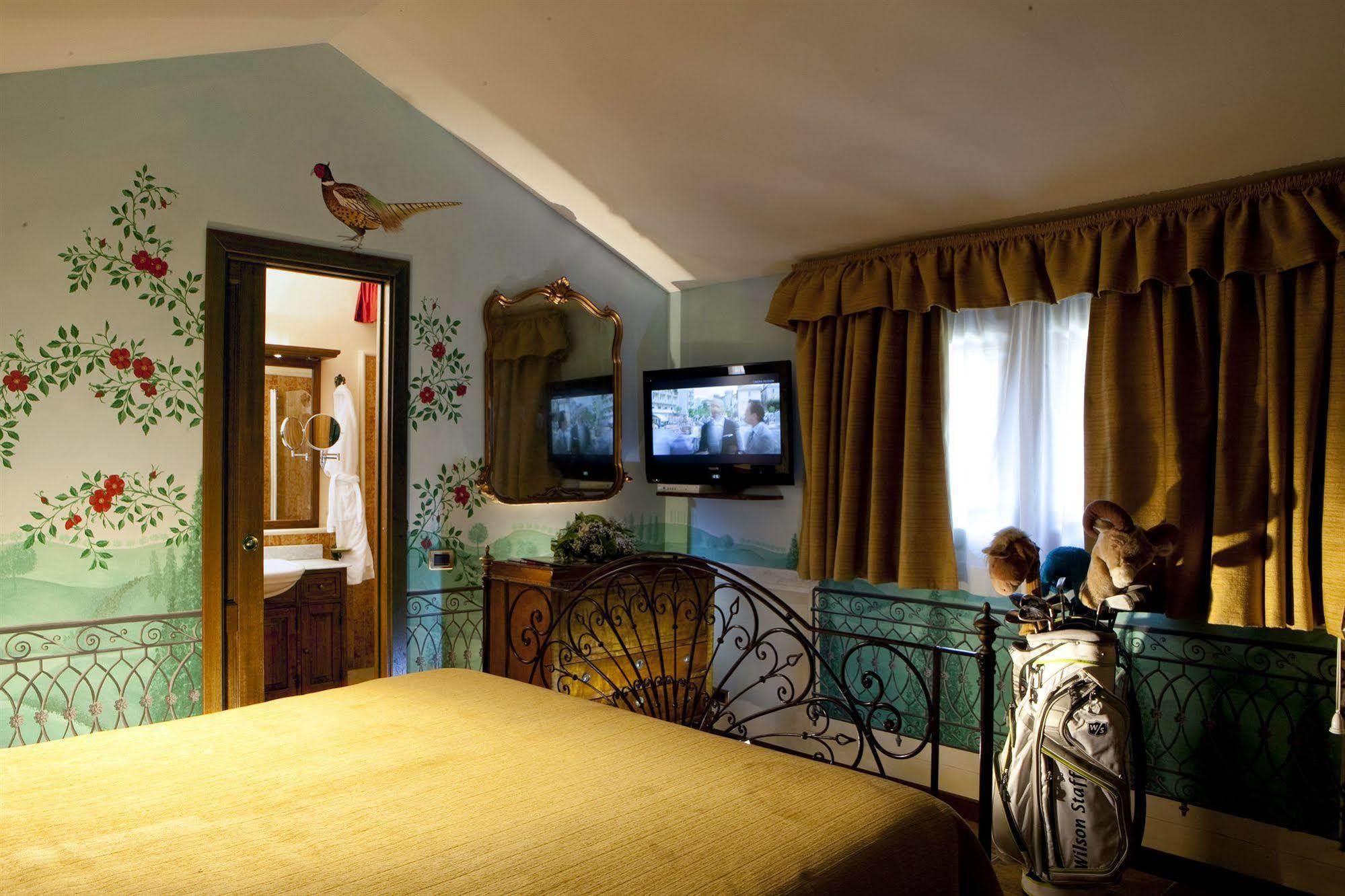 Castello Della Castelluccia Hotel Rome Exterior photo